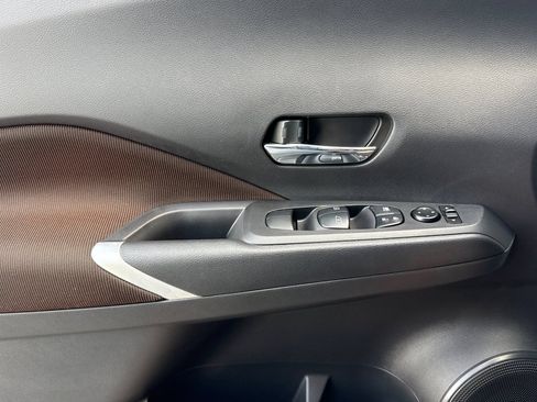 Used 2024 Nissan Kicks SR FWD image 8