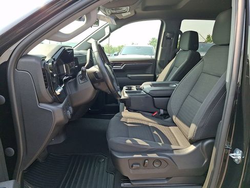 Used 2023 Chevrolet Silverado 1500 LT AWD/4WD image 15