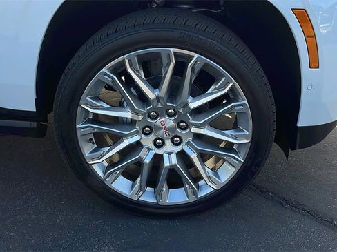 New 2026 GMC Yukon XL Denali w/ Denali Reserve Package image 9