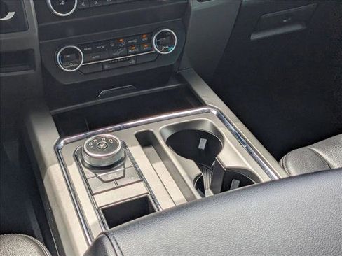 Used 2021 Ford Expedition XLT image 11