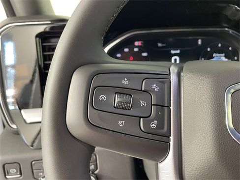 New 2026 GMC Sierra 1500 SLE image 7