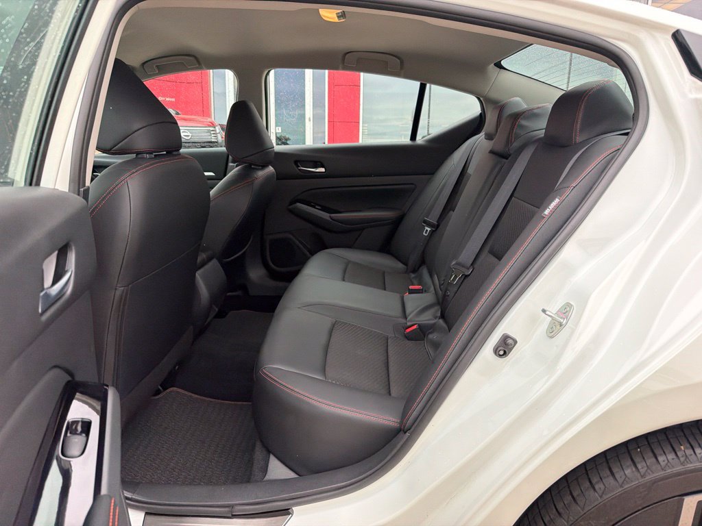 Used 2025 Nissan Altima 2.5 SR AWD/4WD image 17