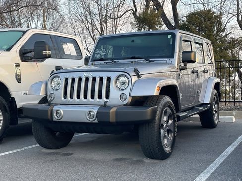 Used 2017 Jeep Wrangler Unlimited Sahara image 3