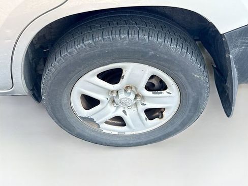 Used 2011 Toyota RAV4 4WD w/ Base L4 Extra Value Pkg image 17