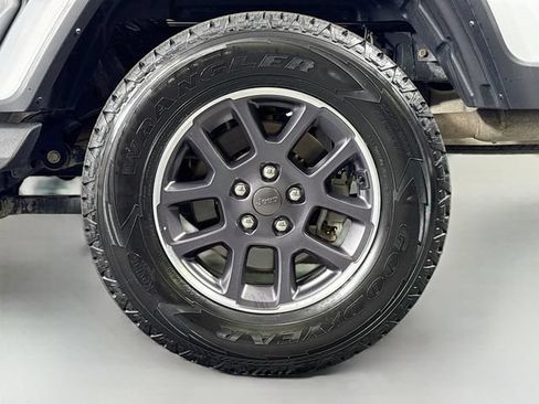 Used 2023 Jeep Gladiator Overland w/ Popular Equipment Package AWD/4WD image 22