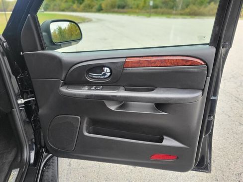 Used 2007 GMC Envoy Denali image 18