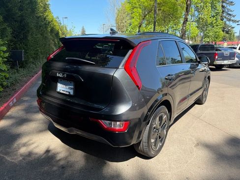 Used 2024 Kia Niro Wind w/ Wind Preserve Package FWD image 4