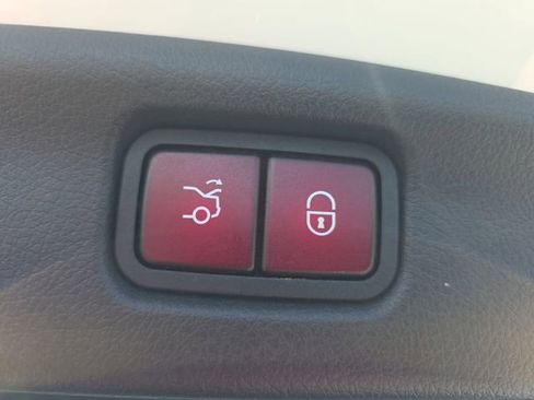 Used 2023 Mercedes-Benz C 300 Sedan image 14