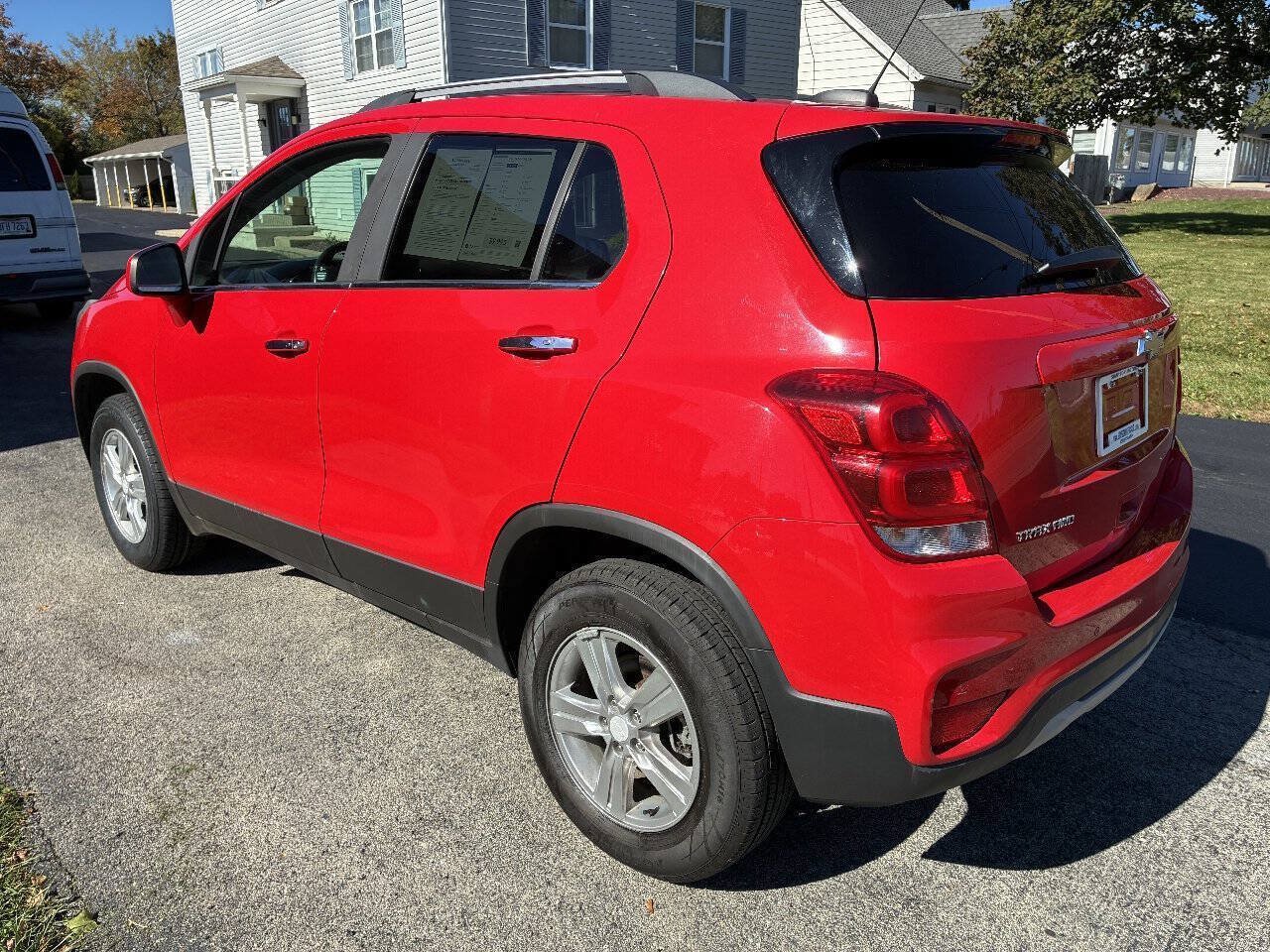 Used 2017 Chevrolet Trax LT w/ Driver Confidence Package AWD/4WD image 5