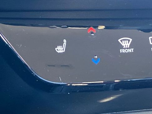 New 2026 Nissan Kicks SR image 18