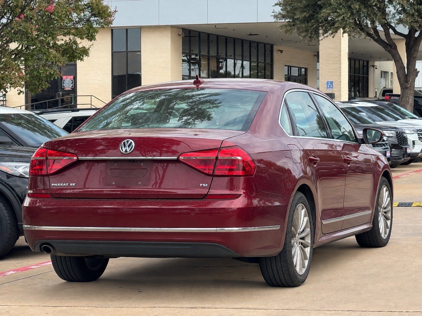 Used 2016 Volkswagen Passat 1.8T SE FWD image 3