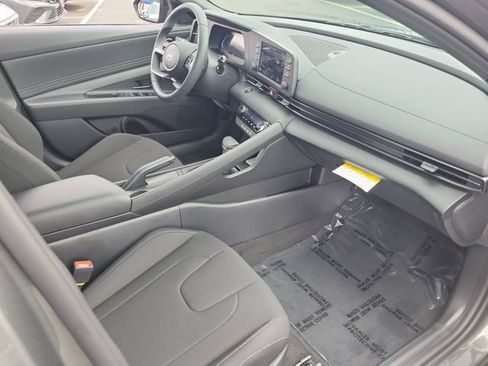 New 2026 Hyundai Elantra Sport FWD image 17