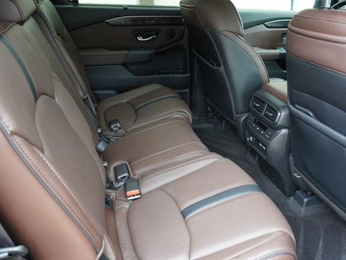 Used 2023 Honda Pilot Elite image 11