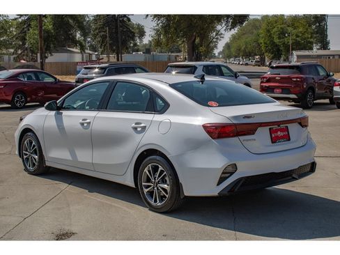 Used 2024 Kia Forte LXS w/ LXS Technology Package FWD image 6