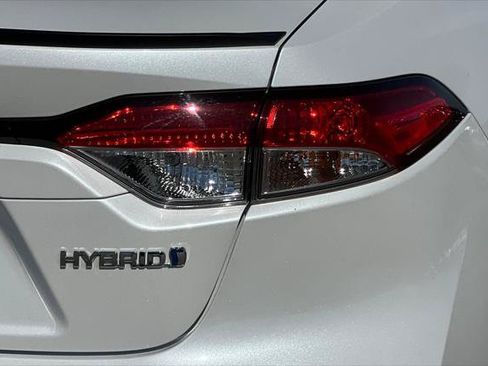 Certified 2022 Toyota Corolla LE FWD image 30