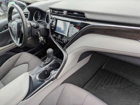 Used 2018 Toyota Camry LE FWD image 21