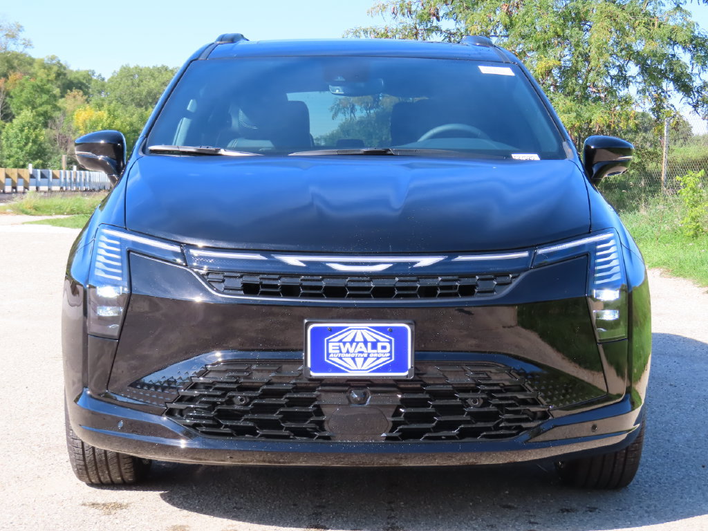 New 2027 Chrysler Pacifica Limited w/ Family Tech Group AWD/4WD image 20