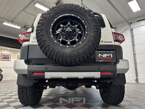 Used 2013 Toyota FJ Cruiser 4WD w/ Upgrade Pkg image 20