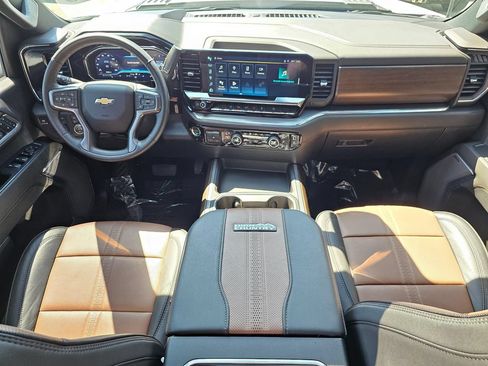 Used 2025 Chevrolet Silverado 2500 High Country w/ High Country Premium Package AWD/4WD image 19