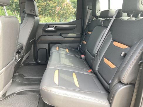 Certified 2024 GMC Sierra 1500 AT4 w/ Technology Package AWD/4WD image 17