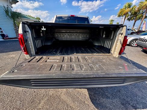 Used 2017 Ford F150 Lariat RWD image 19