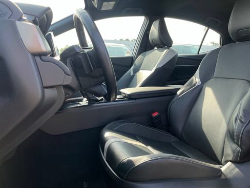 Used 2025 Toyota Camry SE FWD image 8