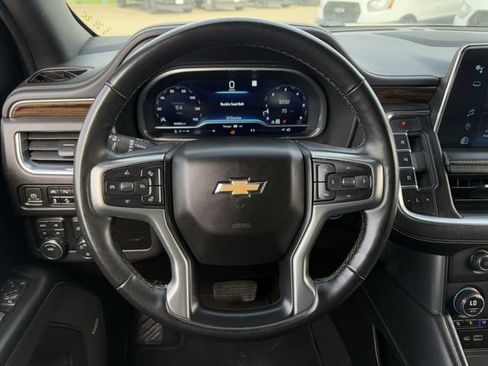 Used 2023 Chevrolet Suburban Premier image 12