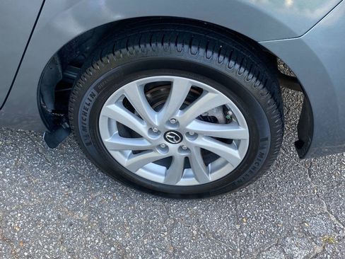 Used 2013 MAZDA MAZDA3 i Touring FWD image 9