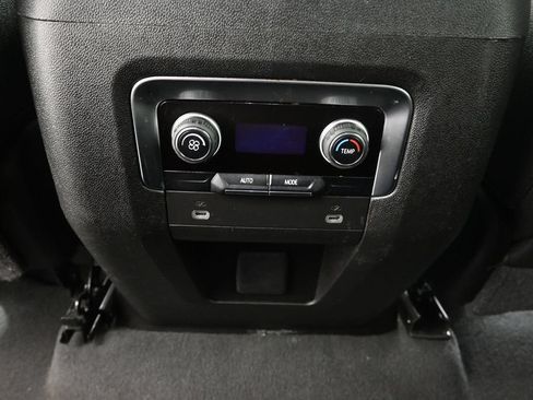 Used 2024 Chevrolet Tahoe LT RWD image 19