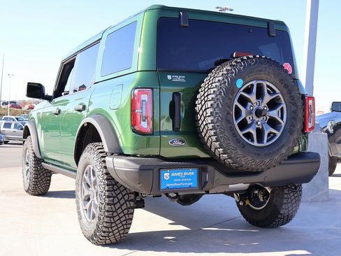 New 2025 Ford Bronco Badlands image 3