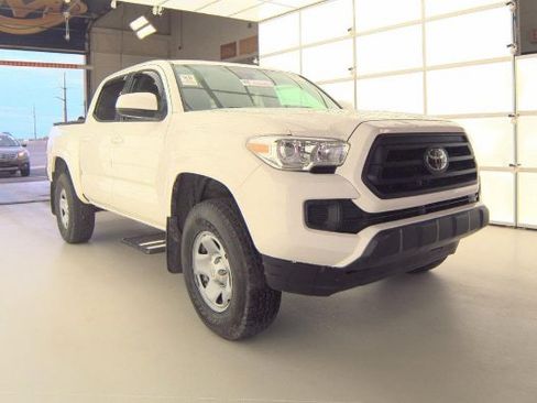 Used 2021 Toyota Tacoma SR AWD/4WD image 3
