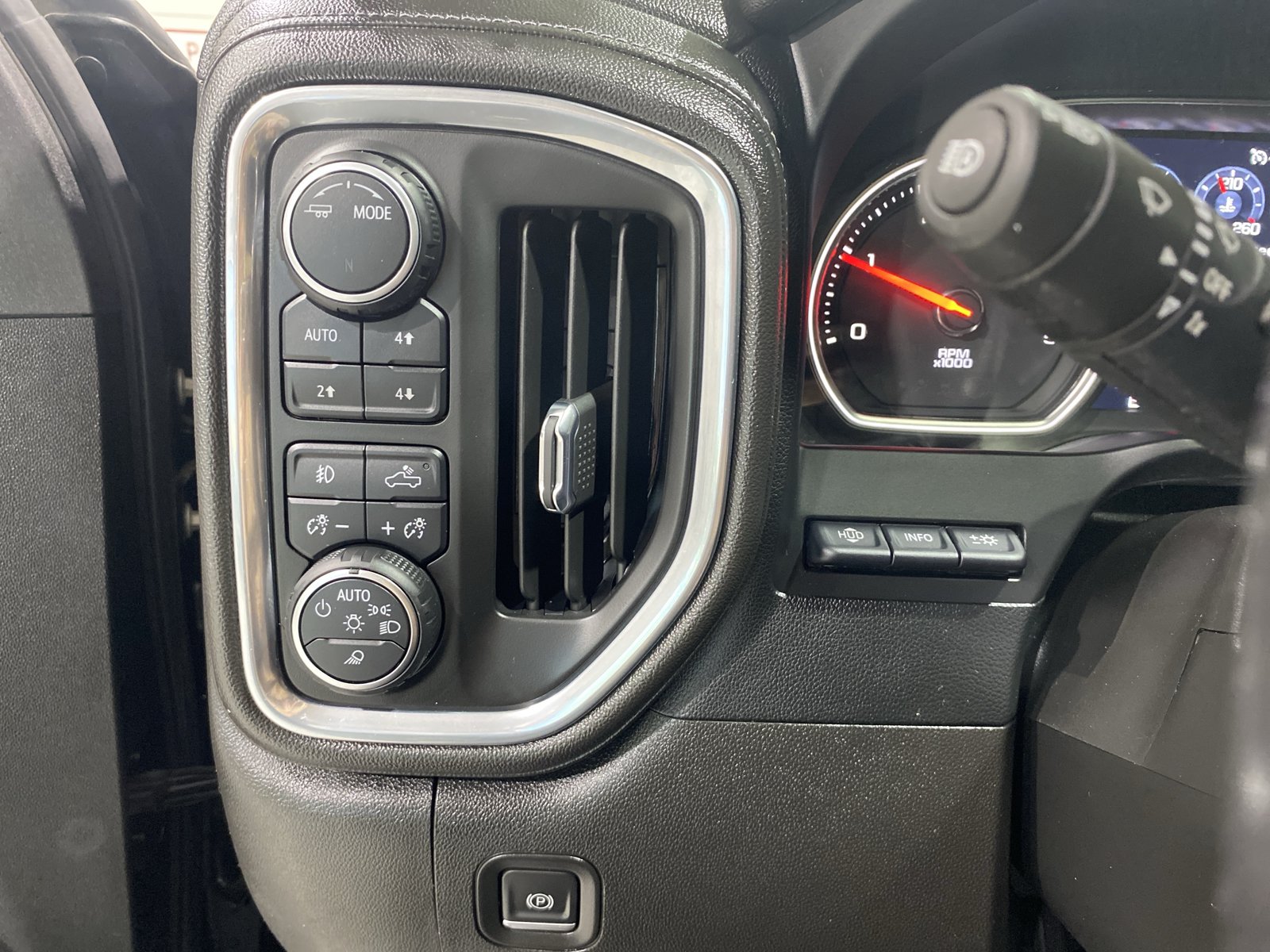 Used 2022 Chevrolet Silverado 3500 High Country AWD/4WD image 25