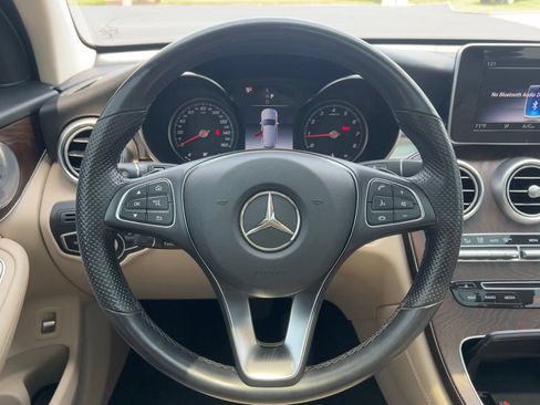 Used 2019 Mercedes-Benz GLC 300 4MATIC image 13