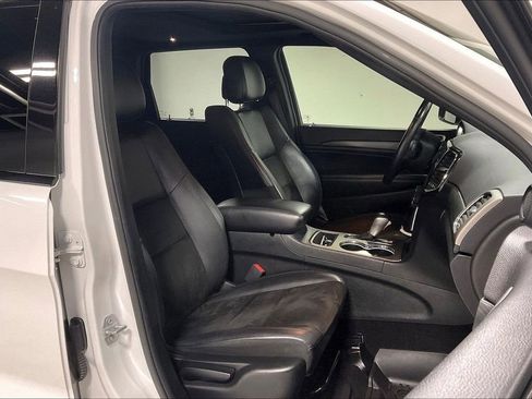 Used 2019 Jeep Grand Cherokee Altitude image 10