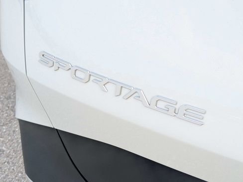Certified 2023 Kia Sportage LX FWD image 12