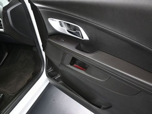 Used 2017 Chevrolet Equinox LT w/ Convenience Package image 23