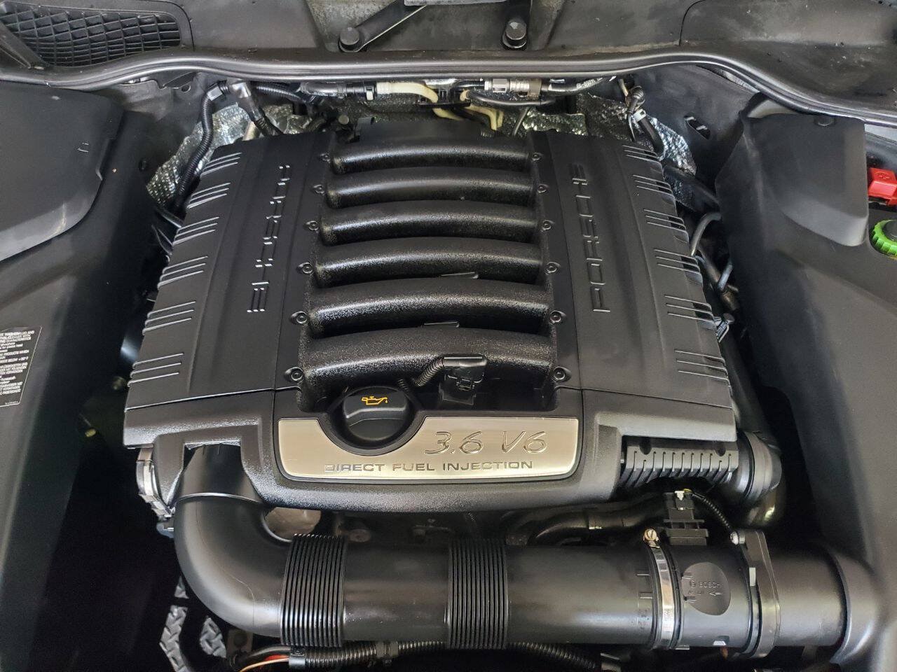 Used 2012 Porsche Cayenne AWD/4WD image 4