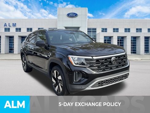 Used 2025 Volkswagen Atlas Cross Sport SE image 3