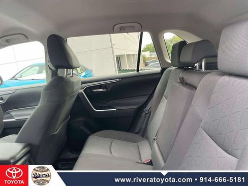 Used 2023 Toyota RAV4 XLE AWD/4WD image 12
