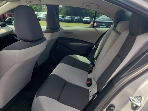 Used 2025 Toyota Corolla LE FWD image 12