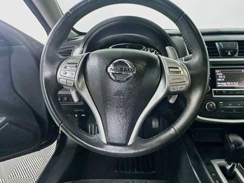 Used 2017 Nissan Altima 2.5 SR w/ Midnight Edition Package FWD image 18