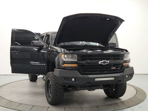 Used 2018 Chevrolet Silverado 1500 LT w/ All Star Edition image 10