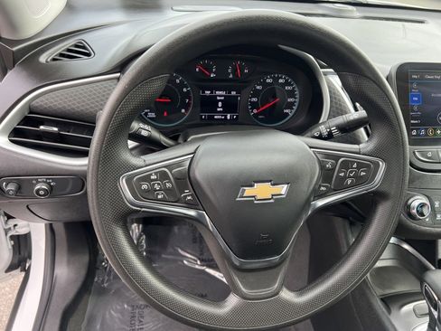 Used 2023 Chevrolet Malibu LT image 16