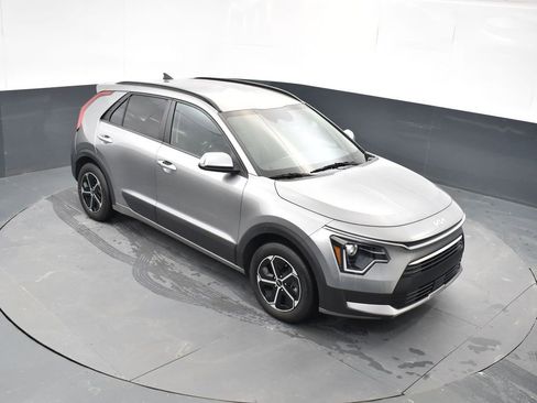 Certified 2023 Kia Niro EX image 34