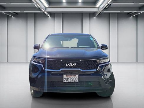 Certified 2023 Kia Sorento LX AWD/4WD image 2