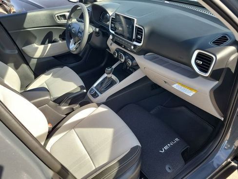 New 2026 Hyundai Venue SEL FWD image 18
