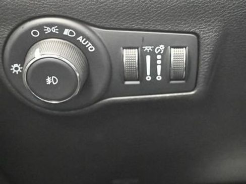 Used 2022 Jeep Compass Latitude AWD/4WD image 8