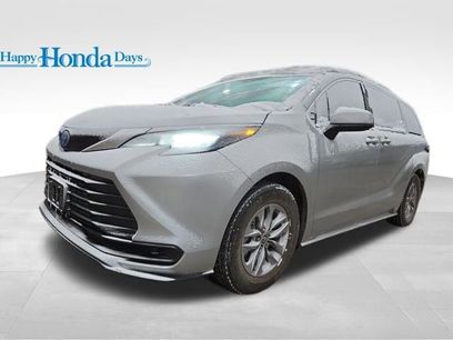 Used 2025 Toyota Sienna LE