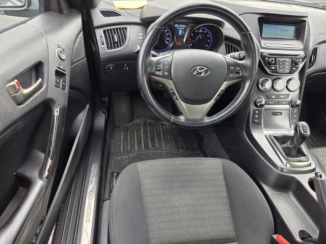 Used 2015 Hyundai Genesis 3.8 RWD image 11