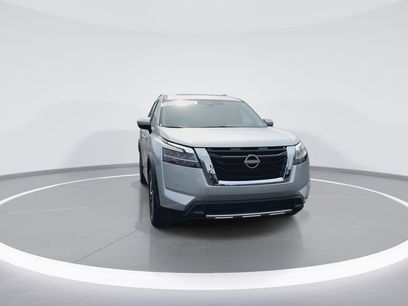 Used 2024 Nissan Pathfinder SL w/ SL Premium Package